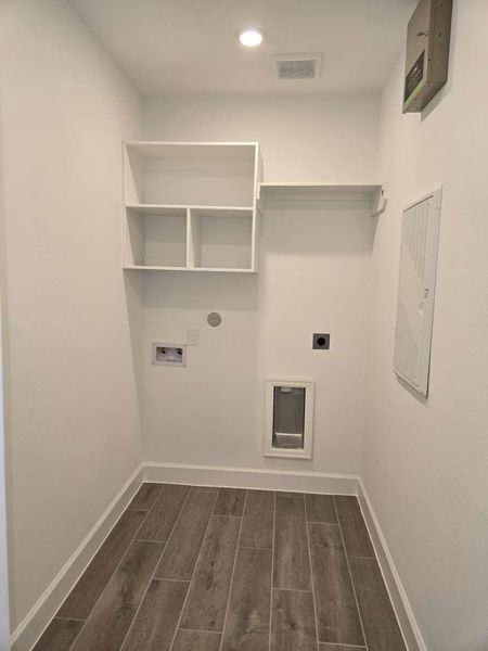 Spacious, unfurnished interior of a new home in , Richmond (Image 32).