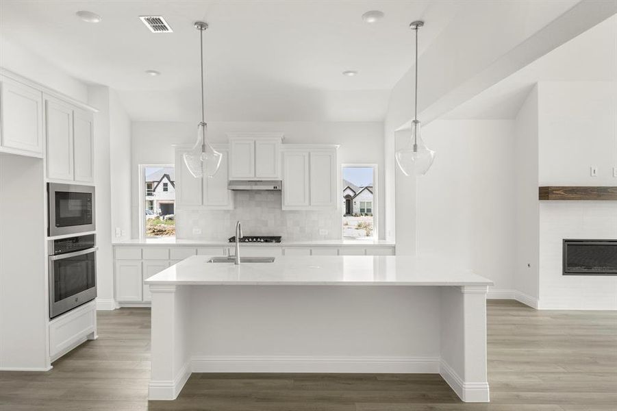 09. 5705 Burford - Kitchen