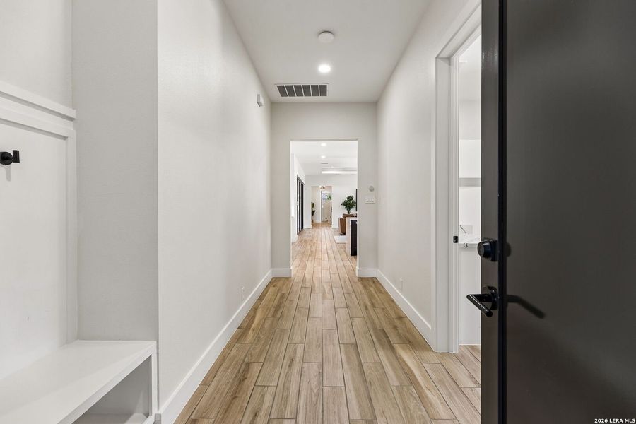 Spacious, unfurnished interior of a new home in , Leon Valley (Image 24).