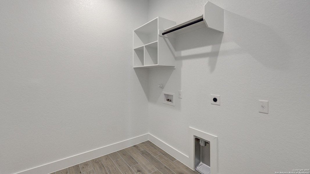 Spacious, unfurnished interior of a new home in Haby Hill 60', San Antonio (Image 21).