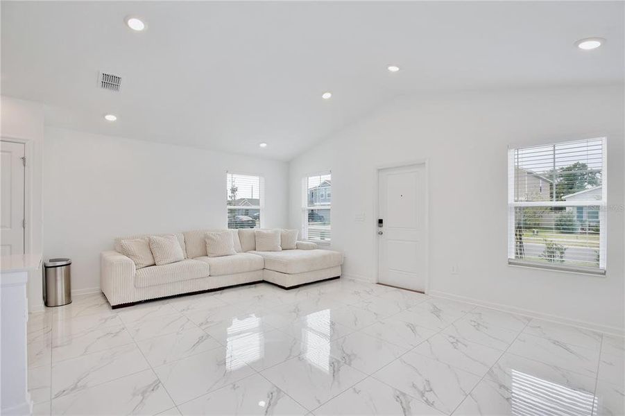 Furnished interior view inside a new home in Peace Creek Reserve, Winter Haven (Image 10).