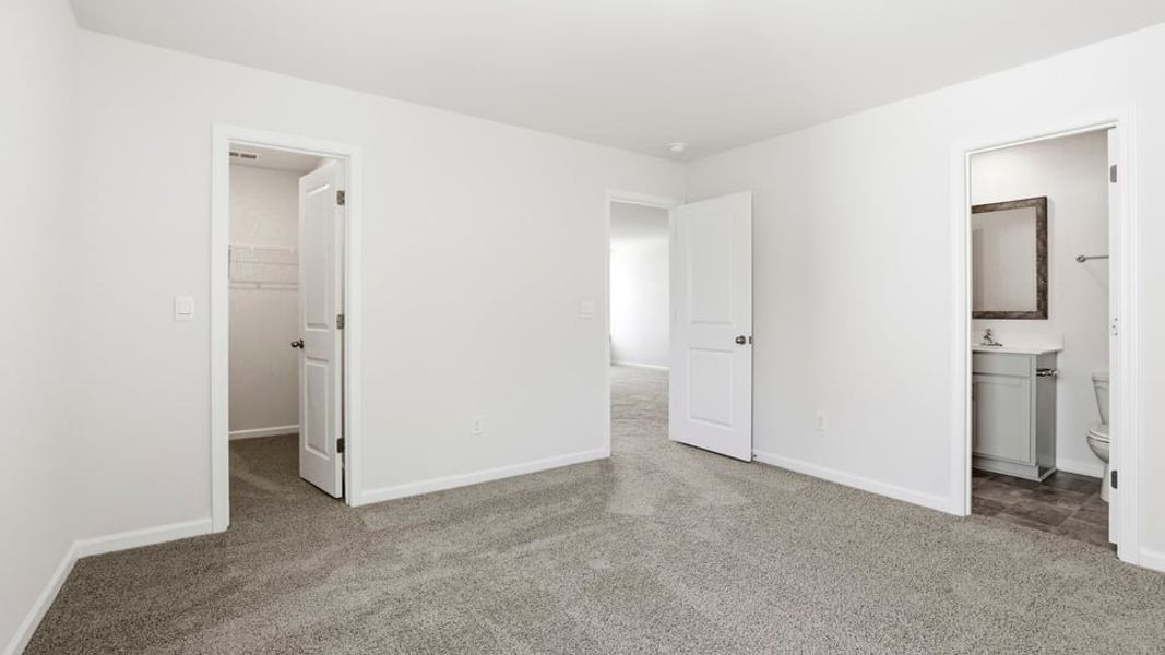 Spacious, unfurnished interior of a new home in Hunters Ridge, Woodruff (Image 35).