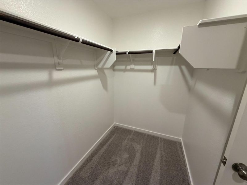 Spacious, unfurnished interior of a new home in Sterling Ridge, Huntsville (Image 17).