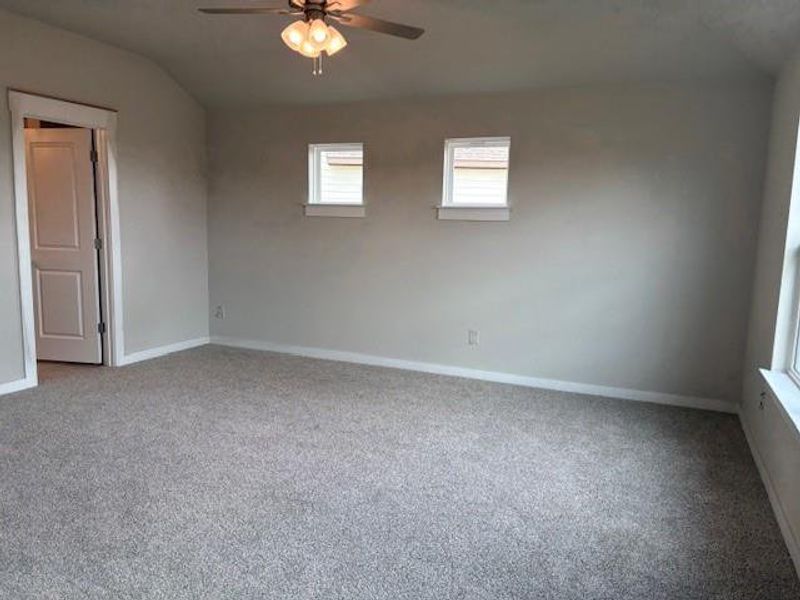 Spacious, unfurnished interior of a new home in Spring Creek, Taylor (Image 6).