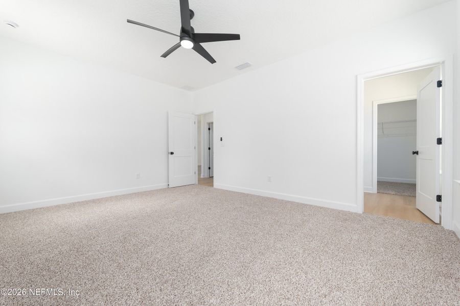 Spacious, unfurnished interior of a new home in , Sanderson (Image 14).
