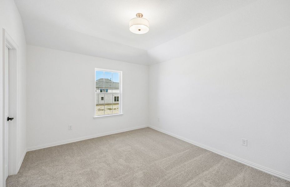 Spacious, unfurnished interior of a new home in Highland Lakes, McKinney (Image 19).