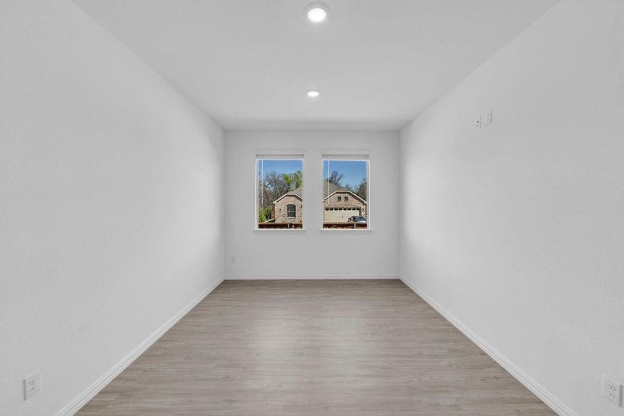 Spacious, unfurnished interior of a new home in Hurricane Creek, Anna (Image 21).