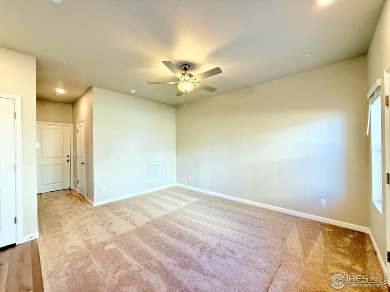 Spacious, unfurnished interior of a new home in Johnstown Village, Johnstown (Image 15).