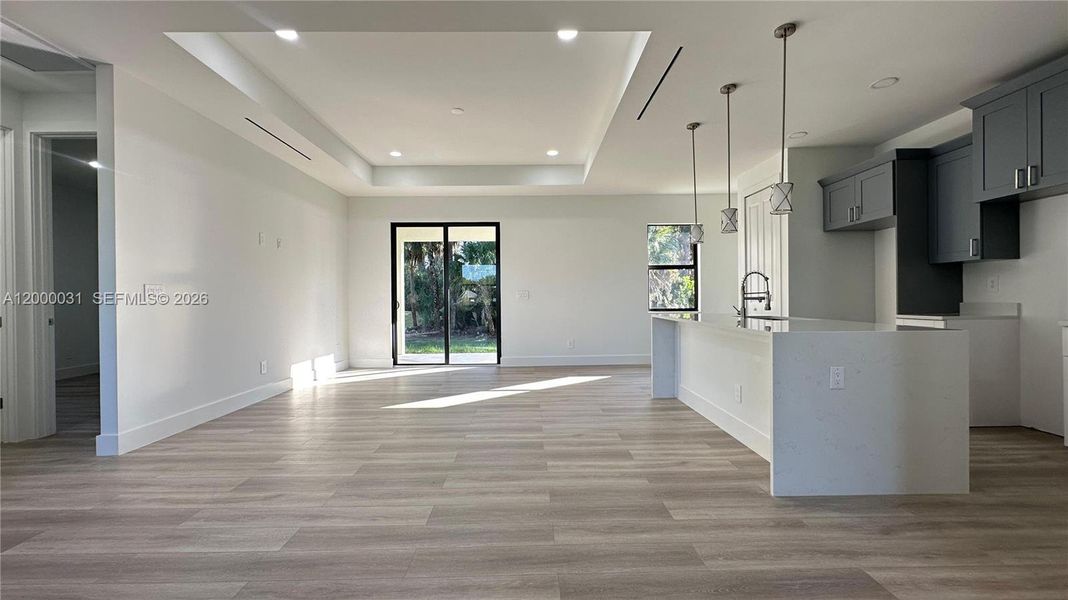 Spacious, unfurnished interior of a new home in , Fort Myers (Image 12).