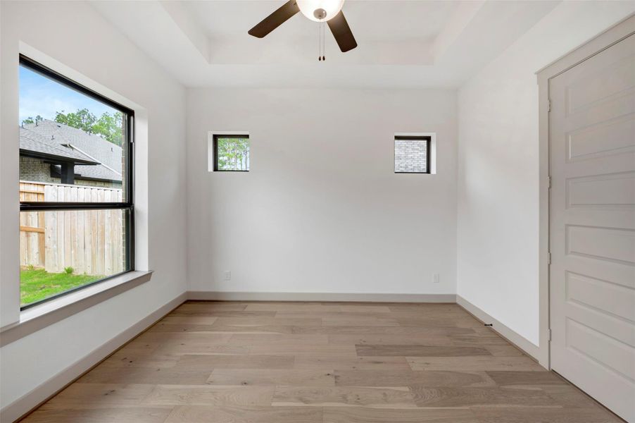 Spacious, unfurnished interior of a new home in The Highlands 40', Porter (Image 28).