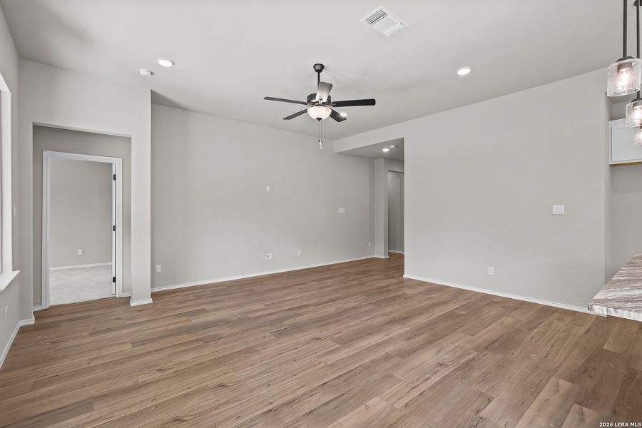 Spacious, unfurnished interior of a new home in Royal Crest, San Antonio (Image 23).