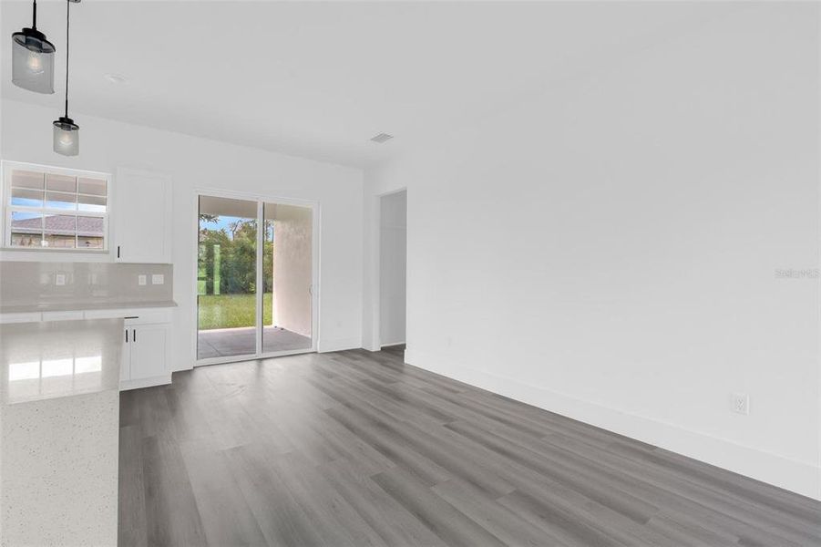 Spacious, unfurnished interior of a new home in , Ocala (Image 15).