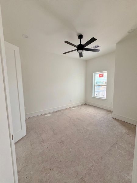 Spacious, unfurnished interior of a new home in , Galveston (Image 11).