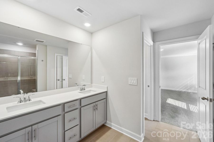 Photo is not of the actual home, but is an inspirational photo of builder’s model home and may depict options, furnishings, and/or decorator features that are not included Photo is not of the actual home, but is an inspirational photo of builder’s model home and may depict options, furnishings, and/or decorator features that are not included