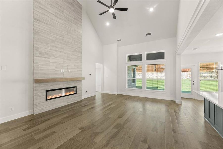 9933 Villa Verde-Living Room-1