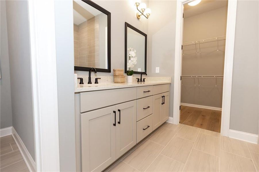 Furnished interior view inside a new home in Aberdeen, Hoschton (Image 9).