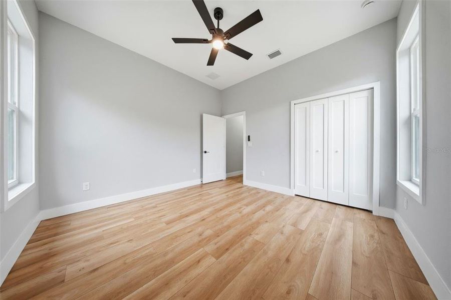 Spacious, unfurnished interior of a new home in , Punta Gorda (Image 28).