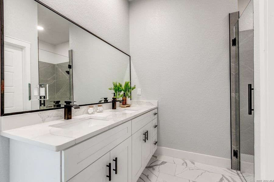 Furnished interior view inside a new home in , Atascosa (Image 17).