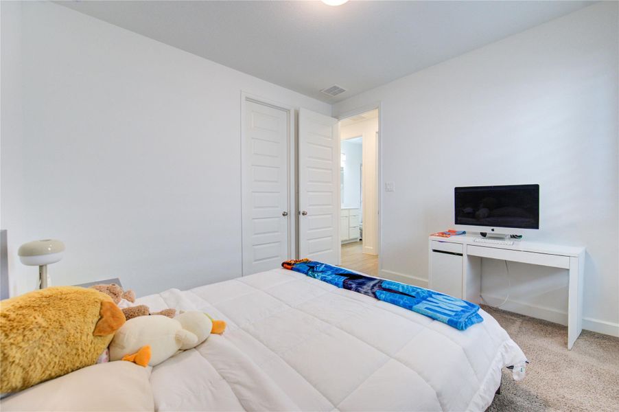 Furnished interior view inside a new home in Cross Creek West 45', Fulshear (Image 15). Furnished interior view inside a new home in Cross Creek West 45', Fulshear (Image 15).