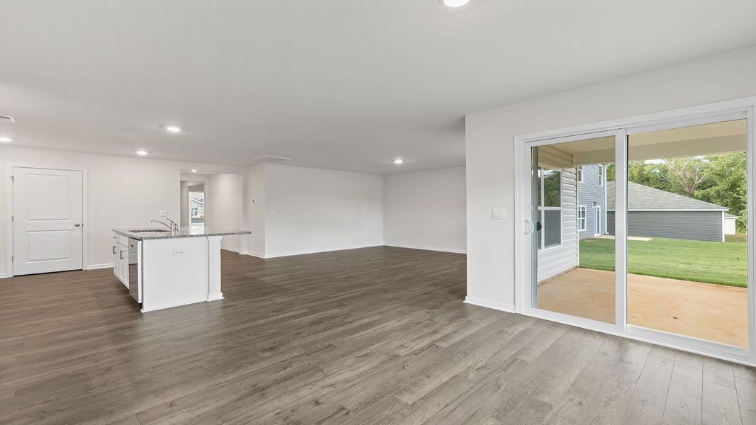 Spacious, unfurnished interior of a new home in Cedar Gap, Fountain Inn (Image 21).