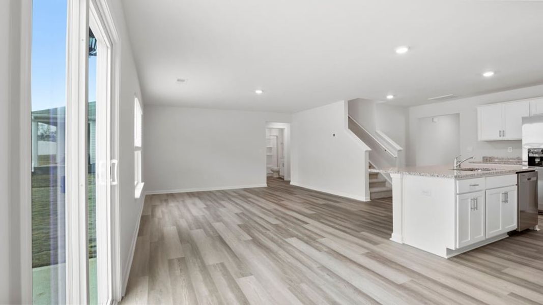Spacious, unfurnished interior of a new home in Lakestone, Woodruff (Image 16).