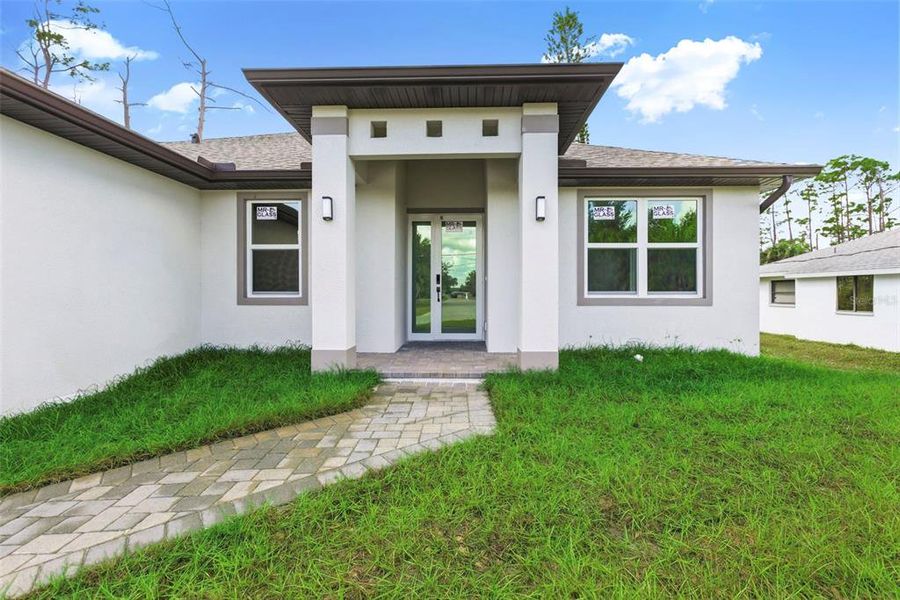 Exterior details and patio area of a home in , Port Charlotte (Image 4). Exterior details and patio area of a home in , Port Charlotte (Image 4).