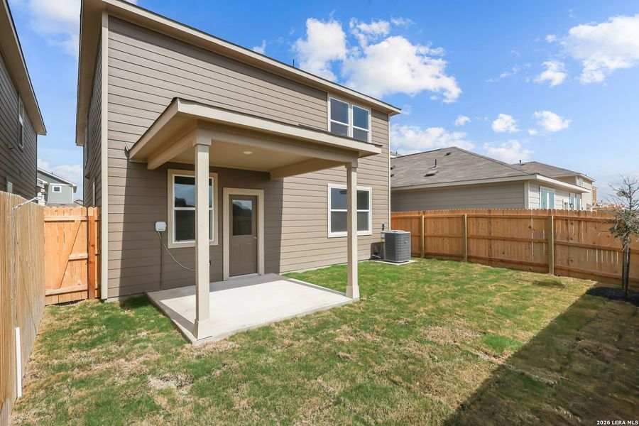Exterior details and patio area of a home in Senna, Leon Valley (Image 3).
