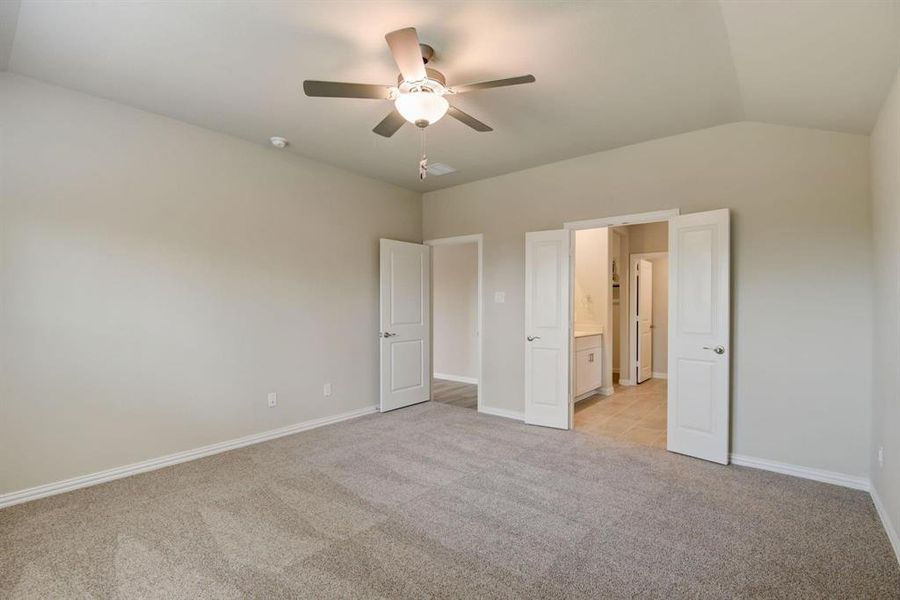 Spacious, unfurnished interior of a new home in Stratton Place, Greenville (Image 28).