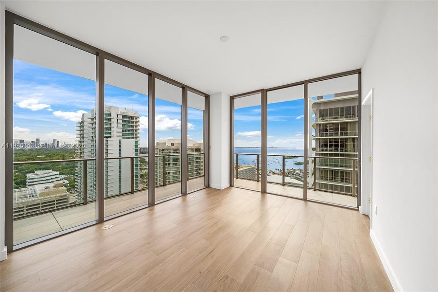 Spacious, unfurnished interior of a new home in Mr. C Residences, Miami (Image 26).
