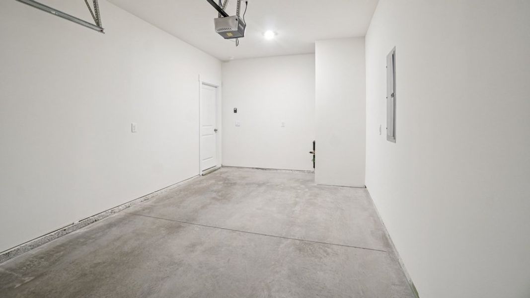 Spacious, unfurnished interior of a new home in The Arbor Townhomes, Kingsport (Image 22).