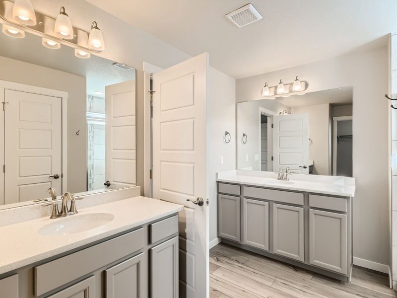 Representative furnished interior of a home built from the Onyx by View Homes in Lochbuie Station – Jewel Collection, Lochbuie (Image 24).