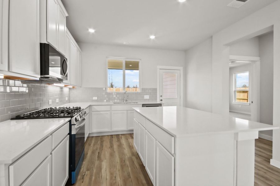 Furnished interior view inside a new home in River Ranch Trails, Angleton (Image 4). Furnished interior view inside a new home in River Ranch Trails, Angleton (Image 4).