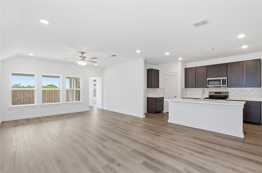 Spacious, unfurnished interior of a new home in Calumet, Jarrell (Image 14).