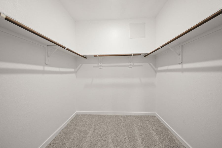 Spacious, unfurnished interior of a new home in Lago Mar, Texas City (Image 15).