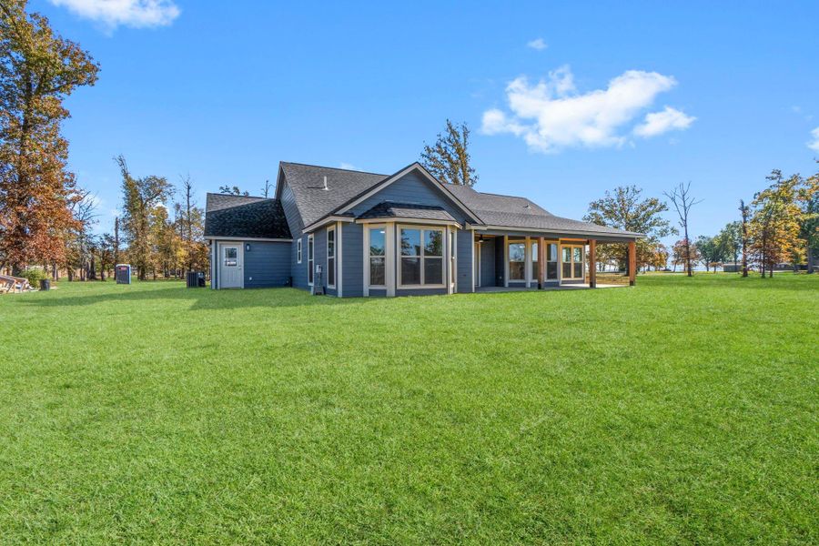 Exterior details and patio area of a home in , Onalaska (Image 26).