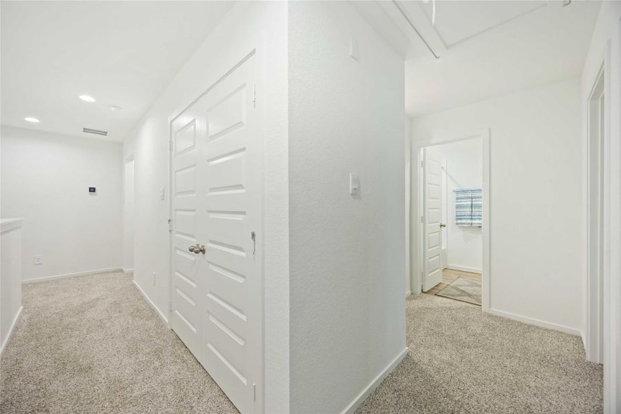 Spacious, unfurnished interior of a new home in Alaia Crossing, Houston (Image 23).