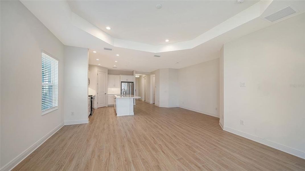 Spacious, unfurnished interior of a new home in , Bradenton (Image 18).