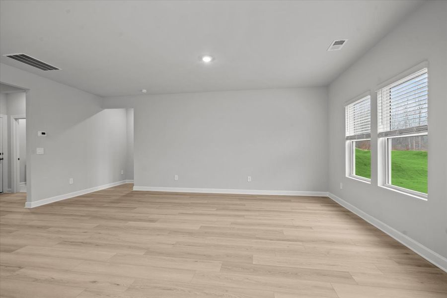 Spacious, unfurnished interior of a new home in Creek Ridge - Signature Collection, Spartanburg (Image 12).