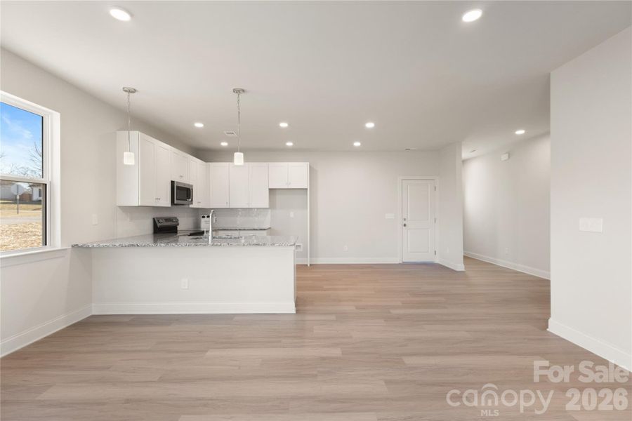 Spacious, unfurnished interior of a new home in , Olin (Image 15).