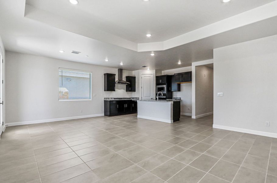 Spacious, unfurnished interior of a new home in Summer Sky North, El Paso (Image 12).