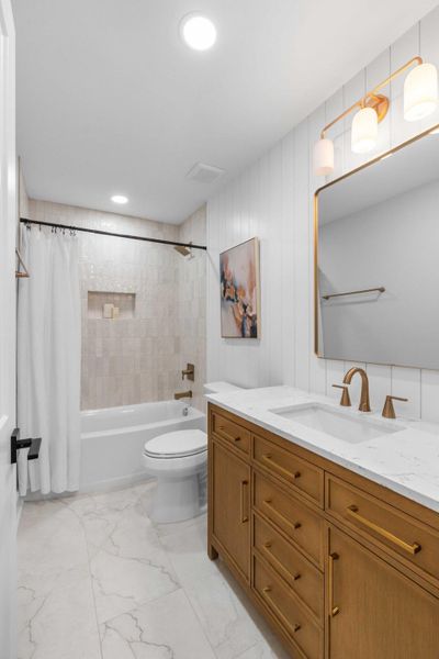 Furnished interior view inside a new home in , Charleston (Image 41).