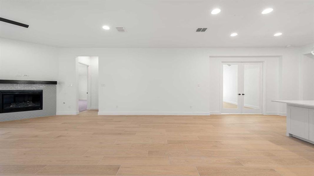 Spacious, unfurnished interior of a new home in Cambridge Crossing, Celina (Image 18).