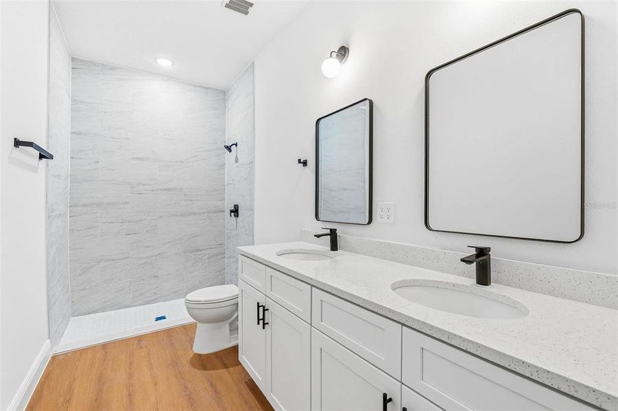 Furnished interior view inside a new home in , Ocala (Image 10).