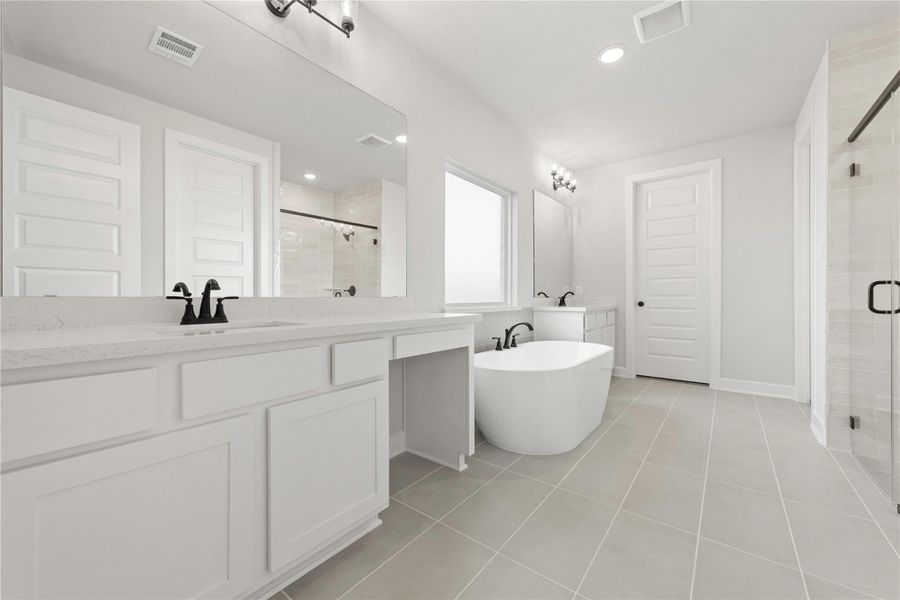 Furnished interior view inside a new home in The Woodlands Hills – 55', Willis (Image 8).