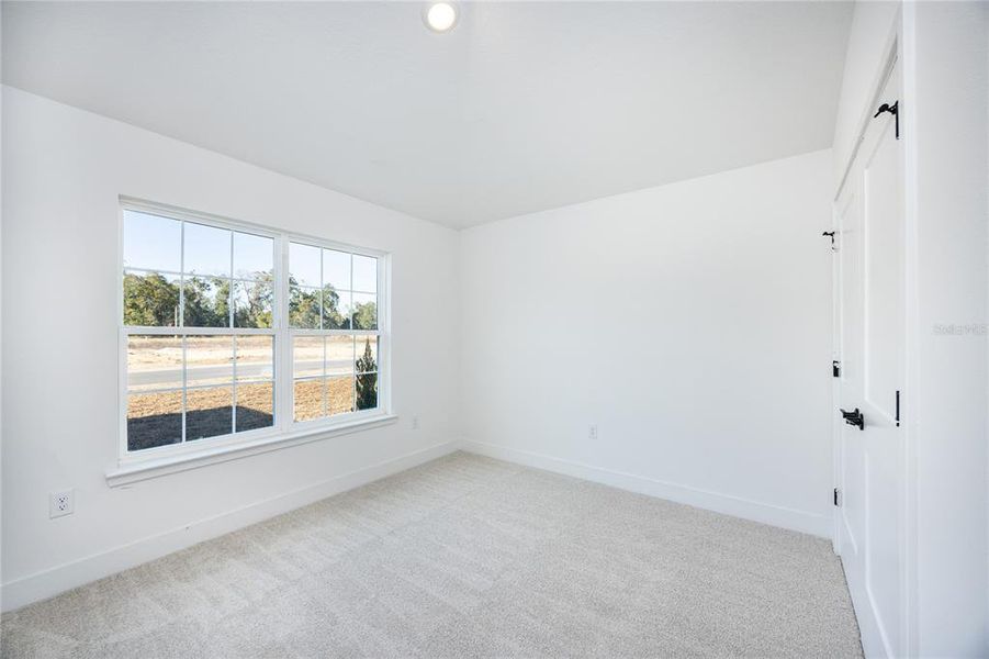 Spacious, unfurnished interior of a new home in Kirkland Farms, Alachua (Image 26).