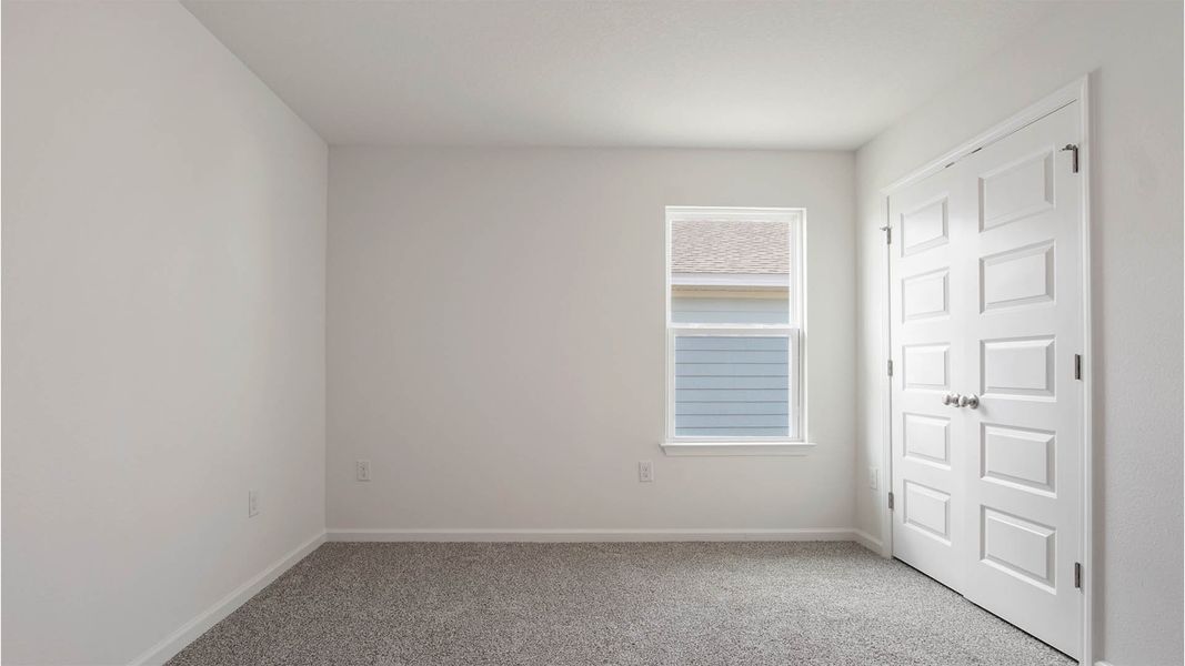 Representative unfurnished interior of a home built from the Ryder by D.R. Horton in Ashton Park Phase III, Freeport (Image 29).
