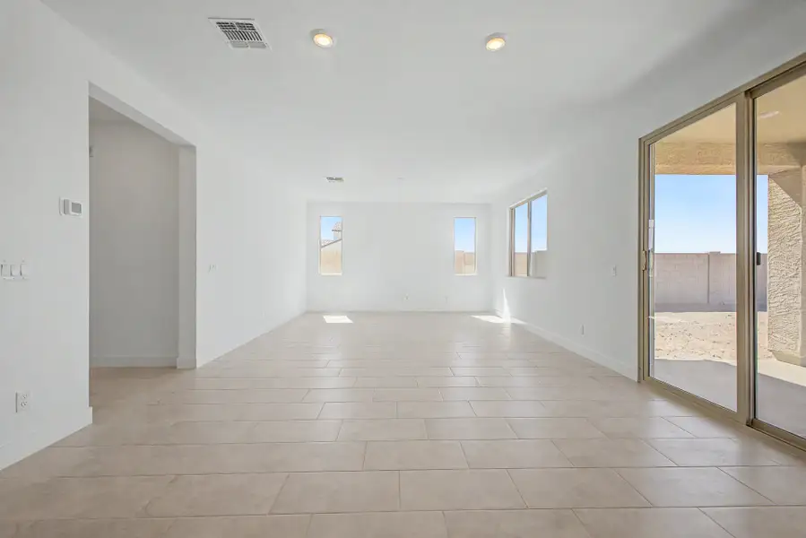 Spacious, unfurnished interior of a new home in Windstone Ranch North, Surprise (Image 8). Spacious, unfurnished interior of a new home in Windstone Ranch North, Surprise (Image 8).