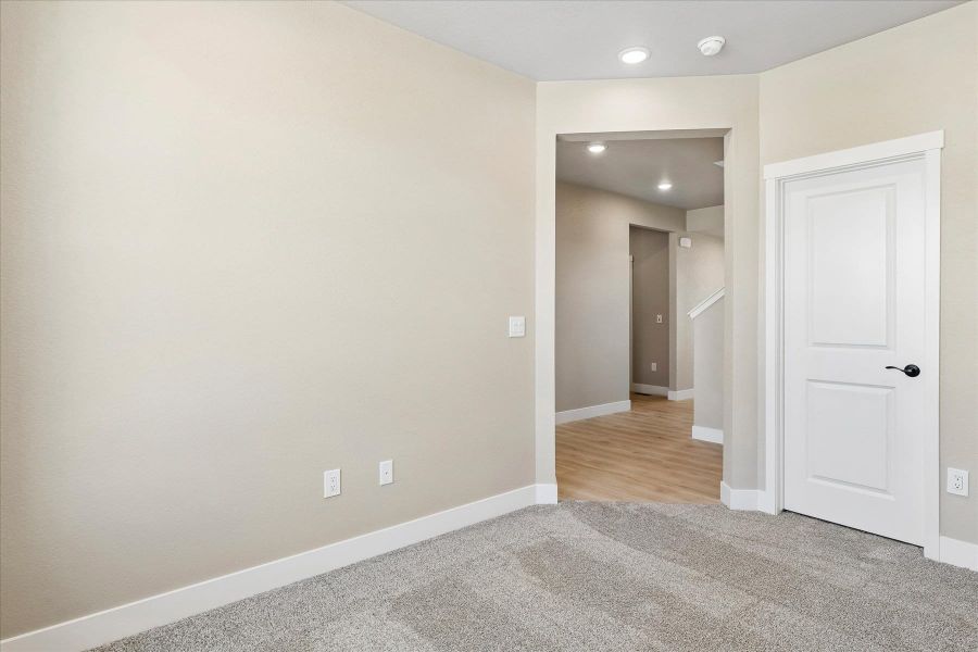 Spacious, unfurnished interior of a new home in The Trails at Aspen Ridge, Colorado Springs (Image 13).