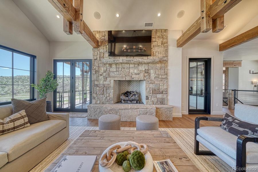 Fireplace with Colorado Burrell stone from Telluride Fireplace with Colorado Burrell stone from Telluride
