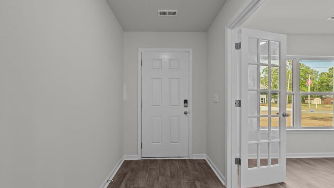 Spacious, unfurnished interior of a new home in Blair Ridge, La Grange (Image 13).